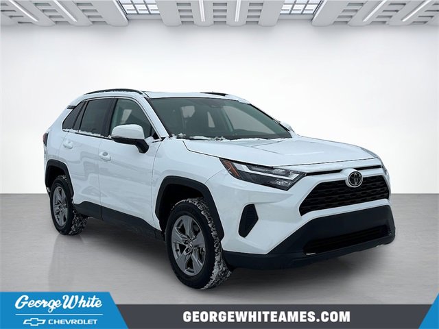 2025 Toyota RAV4 XLE's photo