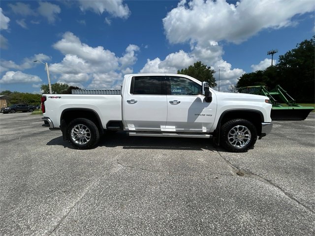 2024 Chevrolet Silverado 2500HD LTZ photo 2