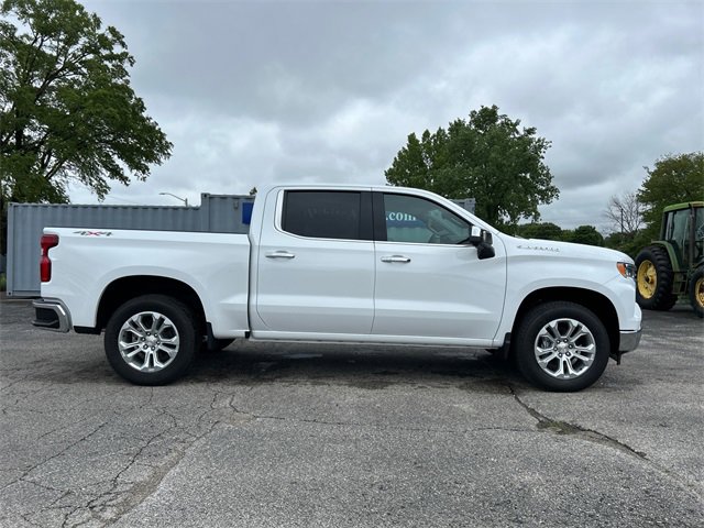 2025 Chevrolet Silverado 1500 LTZ photo 3
