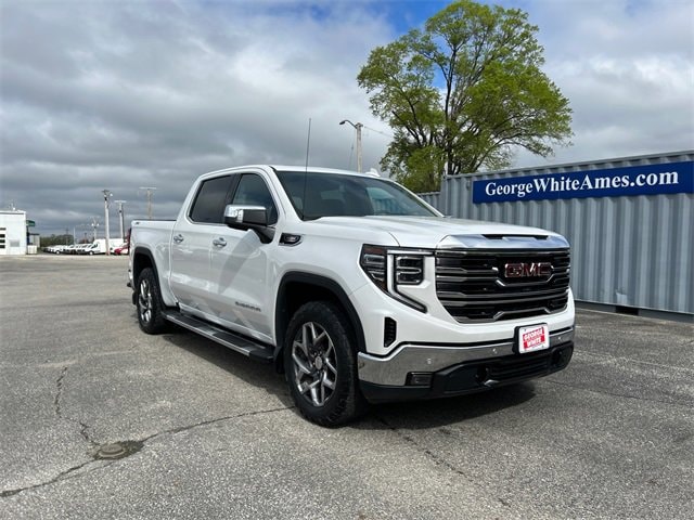 Used 2022 GMC Sierra 1500 SLT with VIN 3GTUUDET4NG568495 for sale in Ames, IA