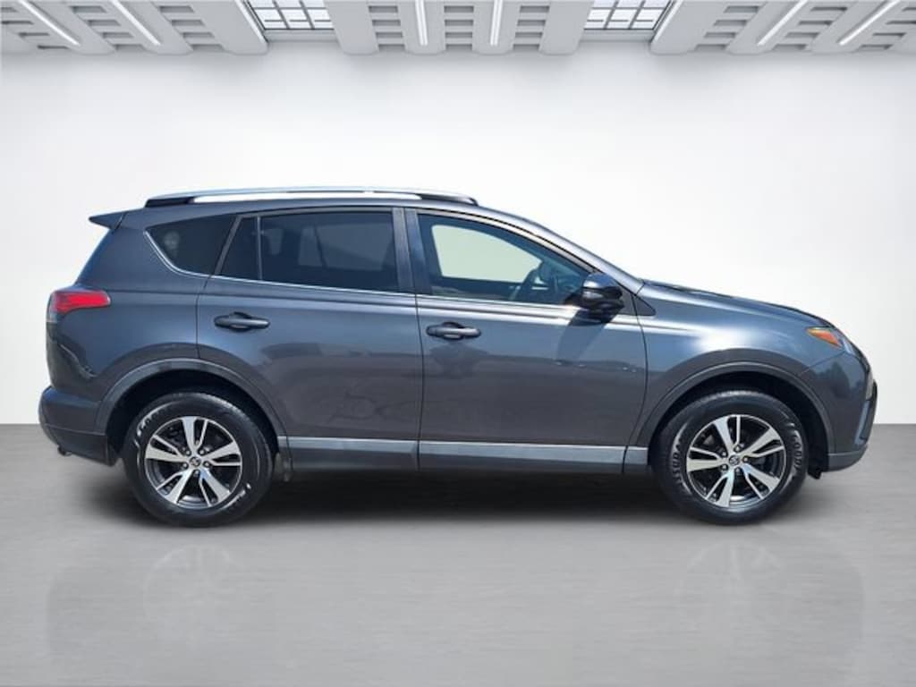 Used 2018 Toyota RAV4 XLE SUV