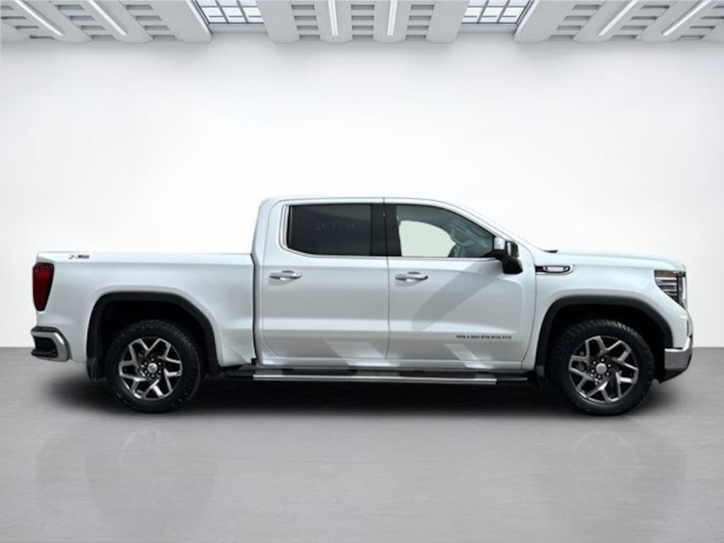 Used 2022 GMC Sierra 1500 SLT Truck