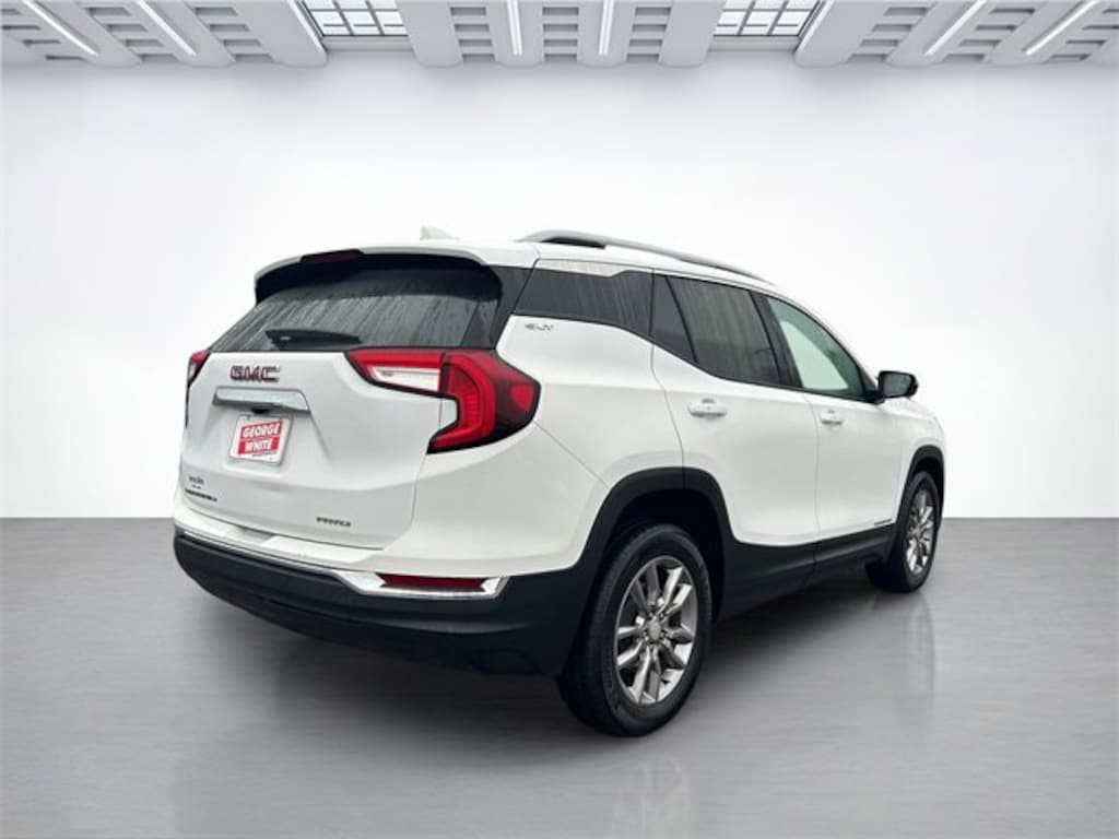 Used 2024 GMC Terrain SLT SUV