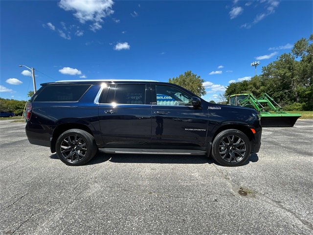 2021 Chevrolet Suburban High Country photo 2