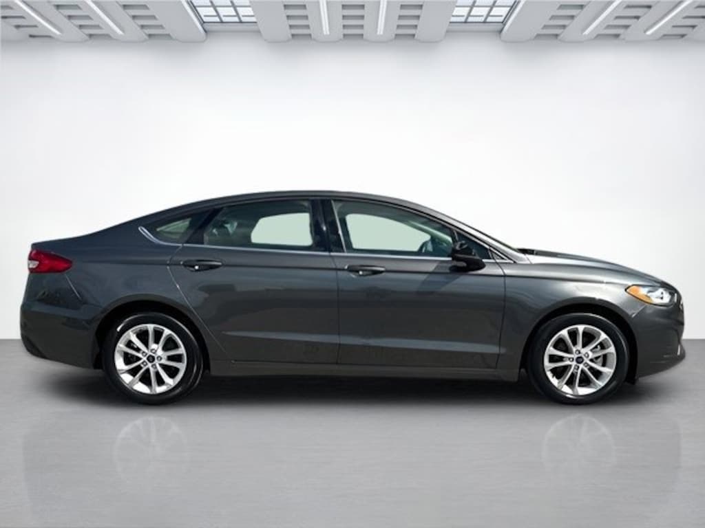 Used 2020 Ford Fusion SE