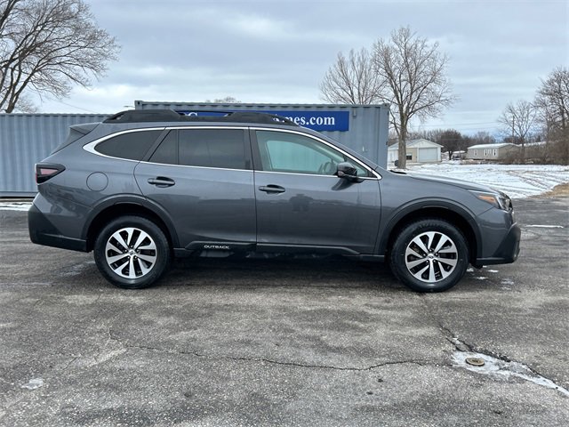 2021 Subaru Outback Premium photo 3