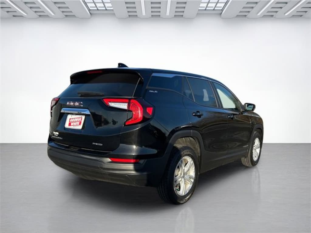 Used 2024 GMC Terrain SLE SUV