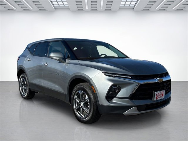 2025 Chevrolet Blazer 2LT photo 2