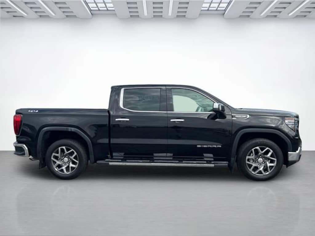 Used 2022 GMC Sierra 1500 SLT Truck