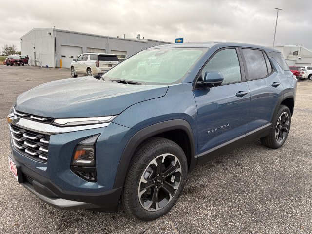 2027 Chevrolet Equinox LT - Photo 9