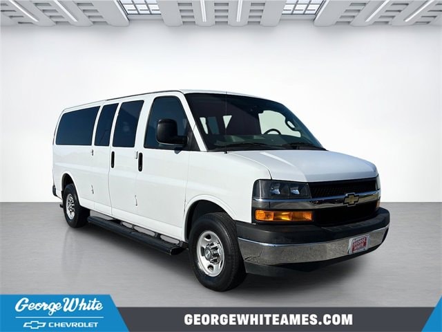2020 Chevrolet Express Passenger LS's photo