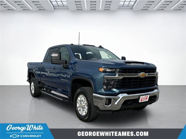 2025 Chevrolet Silverado 3500HD LT's photo