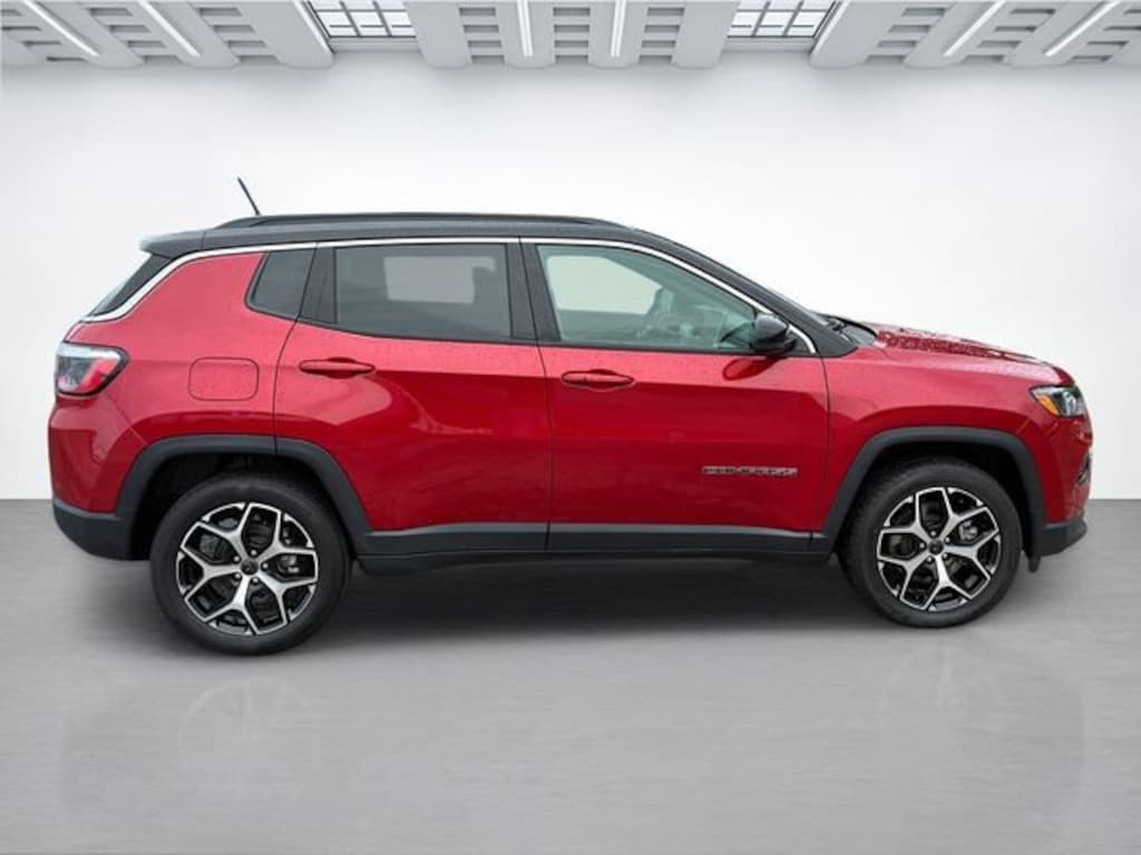 Used 2025 Jeep Compass Limited 4x4 SUV