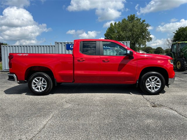2026 Chevrolet Silverado 1500 LT photo 2