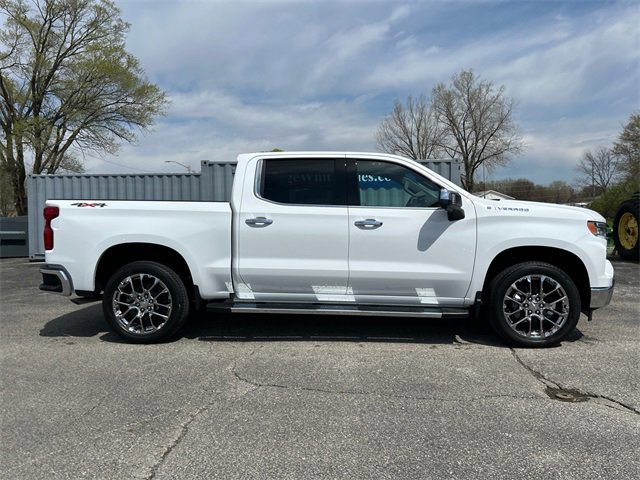 2025 Chevrolet Silverado 1500 LTZ photo 3