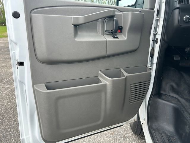 2023 GMC Savana Cargo Work Van - Photo 15