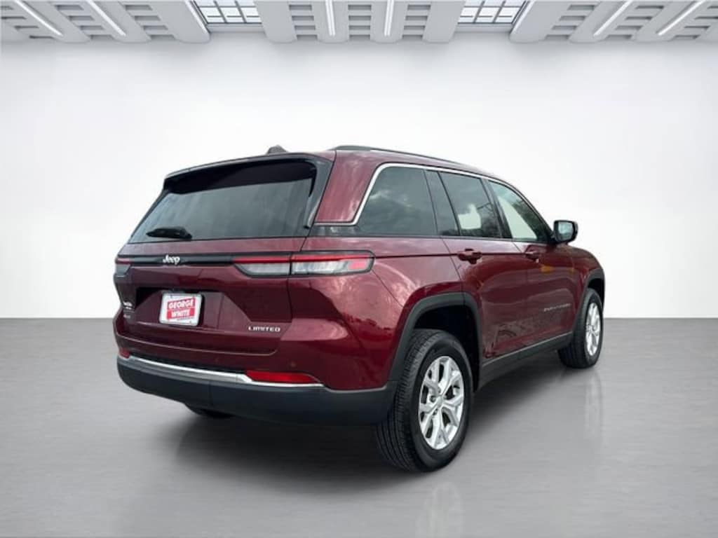 Used 2023 Jeep Grand Cherokee Limited 4x4 SUV