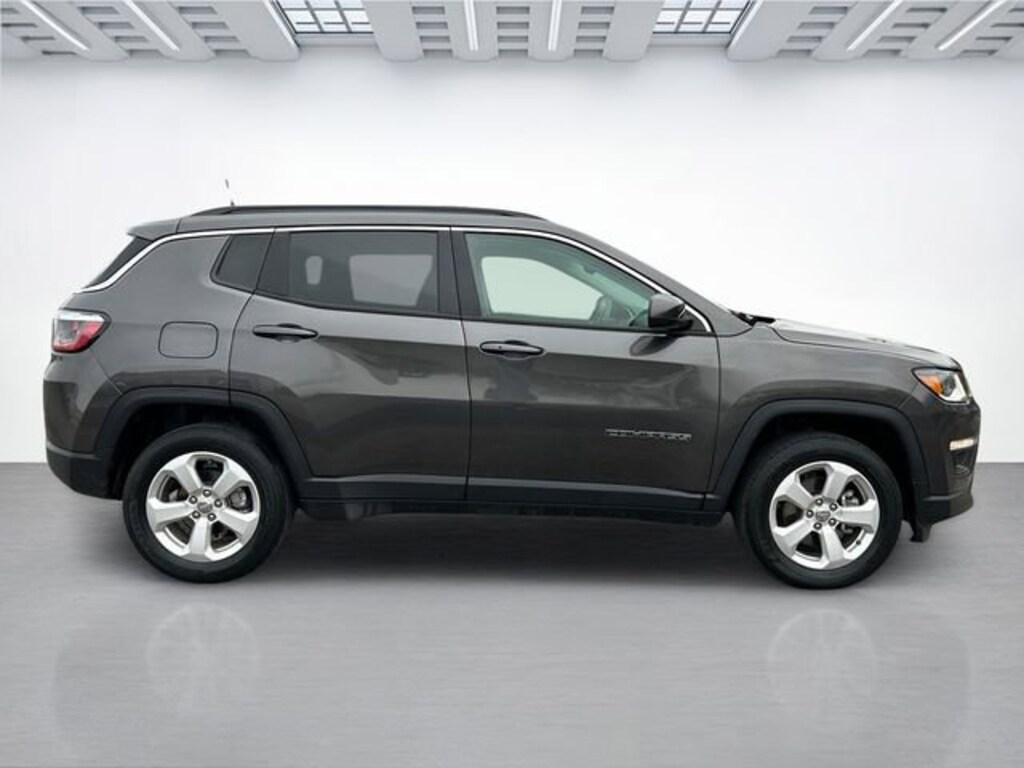 Used 2019 Jeep Compass Latitude 4x4 SUV