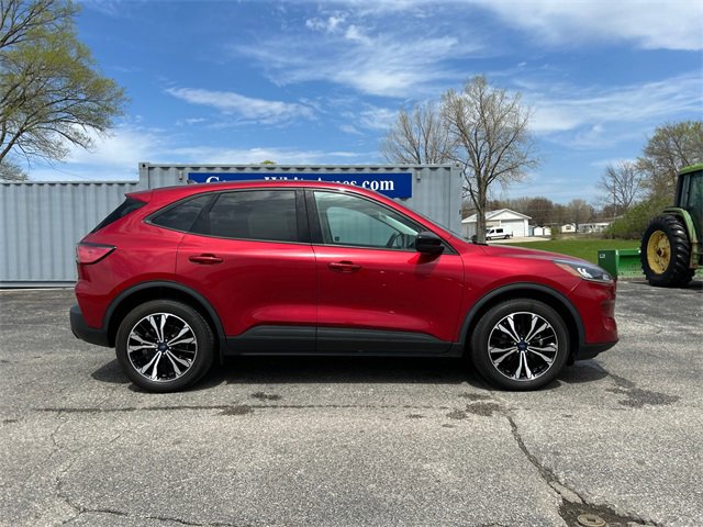 2021 Ford Escape SE Hybrid photo 3