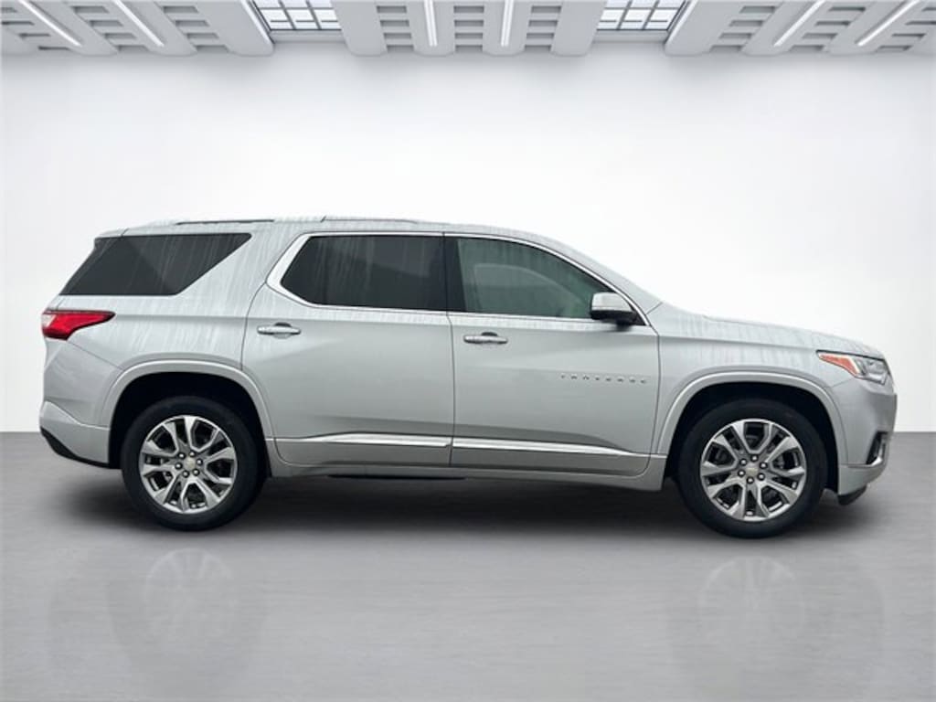 Used 2021 Chevrolet Traverse Premier SUV