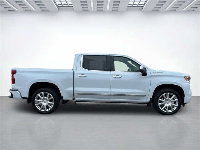 2026 Chevrolet Silverado 1500 High Country photo 3
