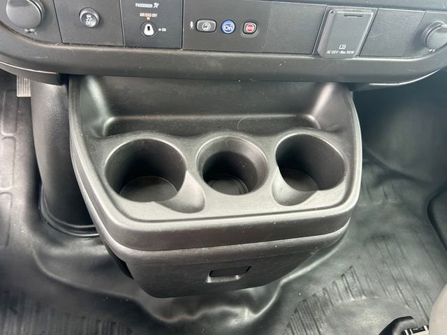 2023 GMC Savana Cargo Work Van - Photo 22