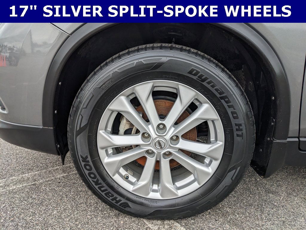2016 Nissan Rogue SV photo 4