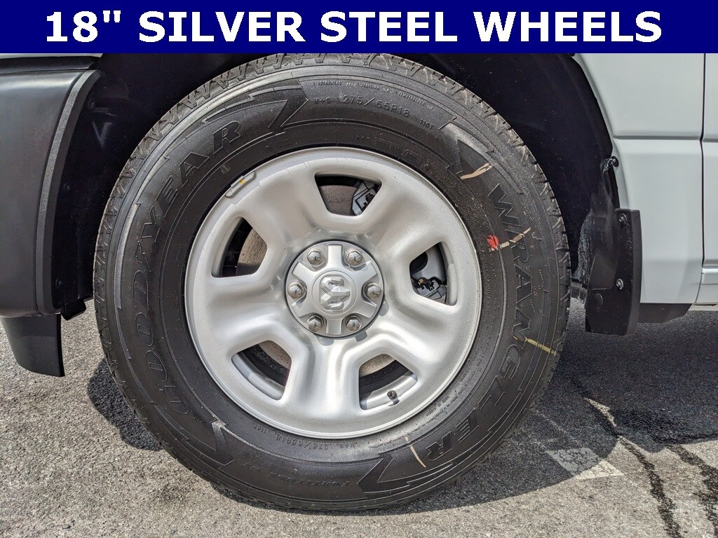 New 2026 Ram 1500 TRADESMAN CREW CAB 4X2 5'7 BOX Pickup