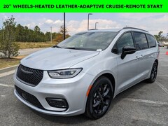 2026 Chrysler Pacifica SELECT Passenger Van