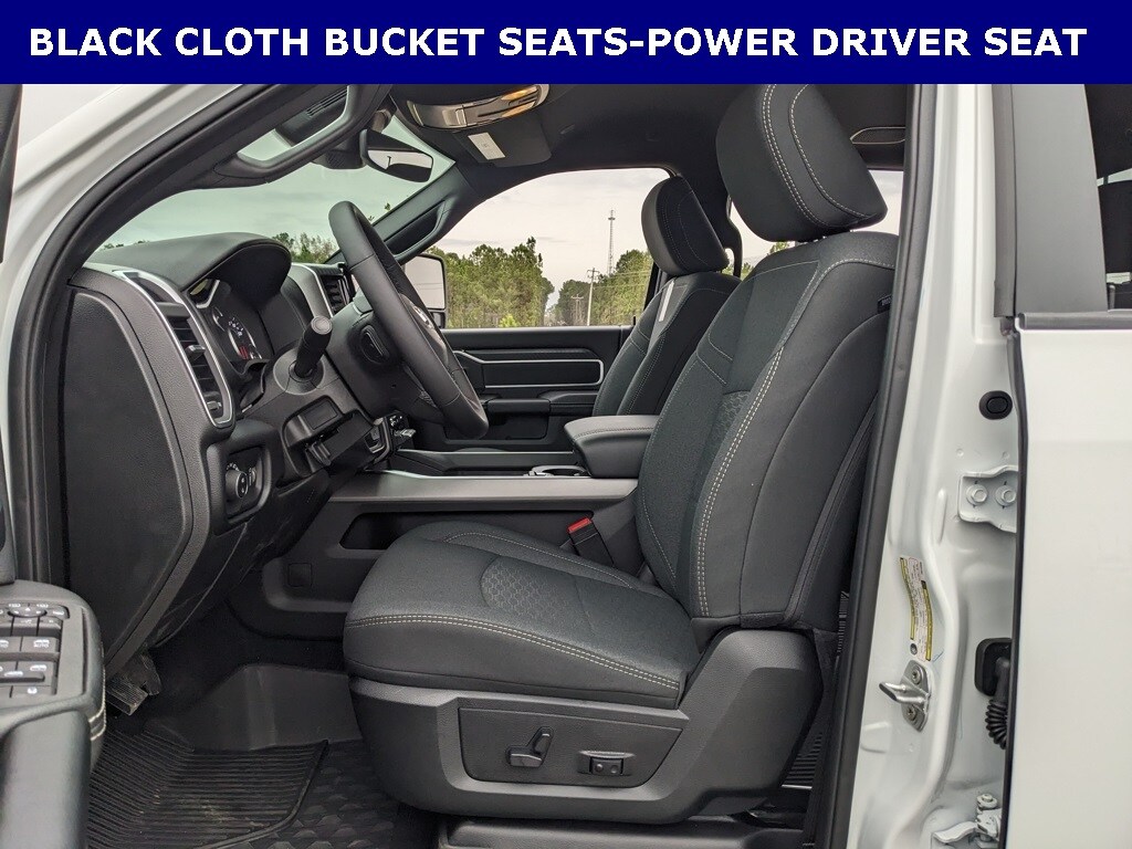 New 2026 Ram 3500 BIG HORN CREW CAB 4X4 6'4 BOX Pickup