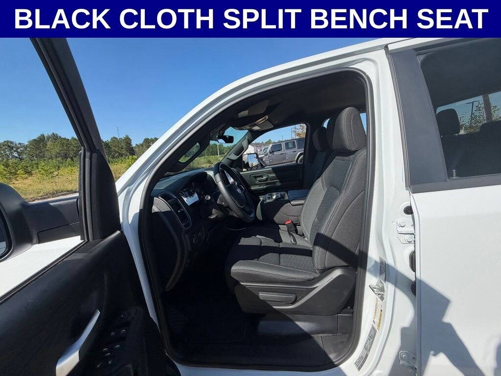 New 2026 Ram 1500 EXPRESS CREW CAB 4X2 5'7 BOX Pickup