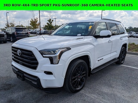 2025 Toyota Sequoia SR5 SR5 4WD