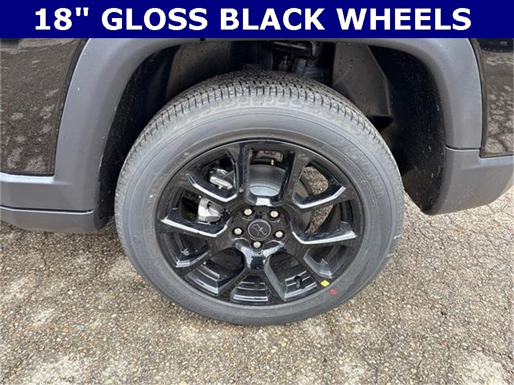 2026 Jeep Compass Latitude photo 4