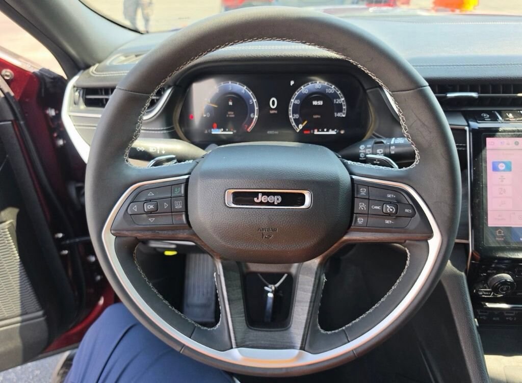 Used 2025 Jeep Grand Cherokee Limited Limited 4x2