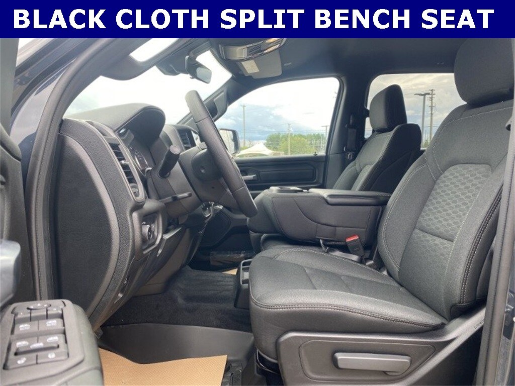 New 2026 Ram 1500 EXPRESS CREW CAB 4X2 5'7 BOX Pickup