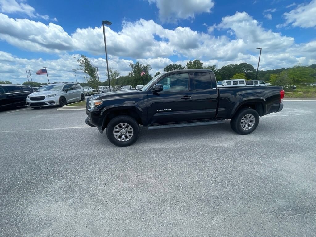 Used 2016 Toyota Tacoma SR5 4WD Access Cab I4 AT SR5