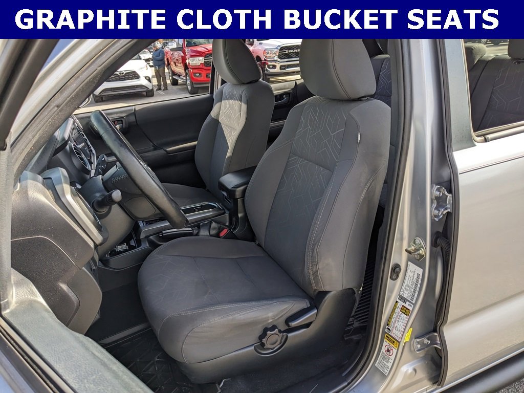 2017 Toyota Tacoma TRD Sport Double Cab V6 photo 3