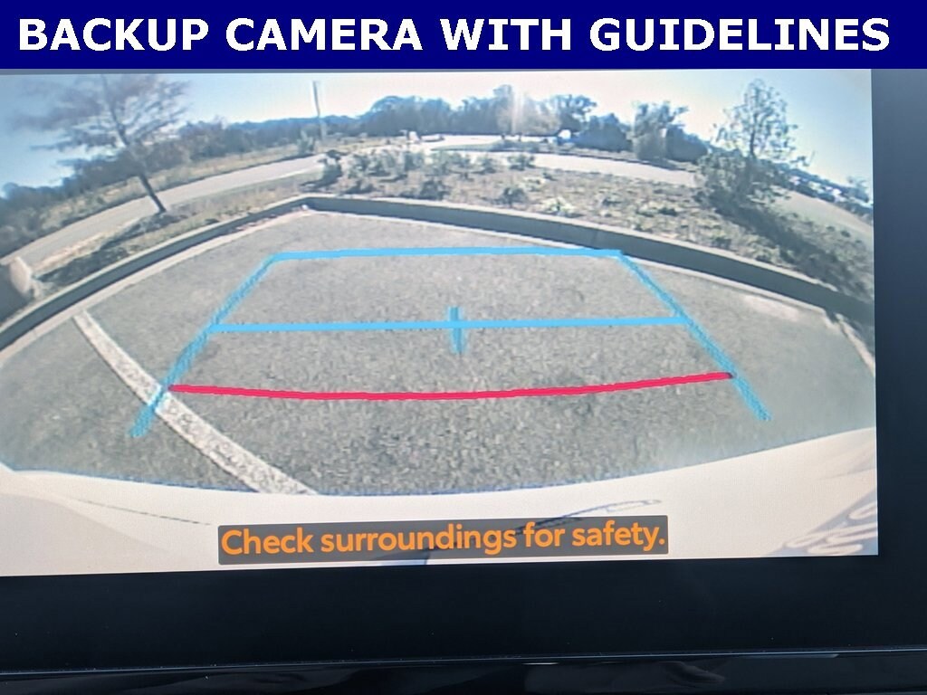 Used 2024 Toyota Highlander LE LE FWD