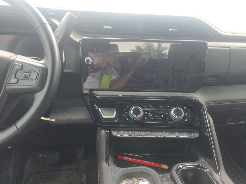 Used 2025 GMC Sierra 2500HD AT4 4WD Crew Cab 159 AT4