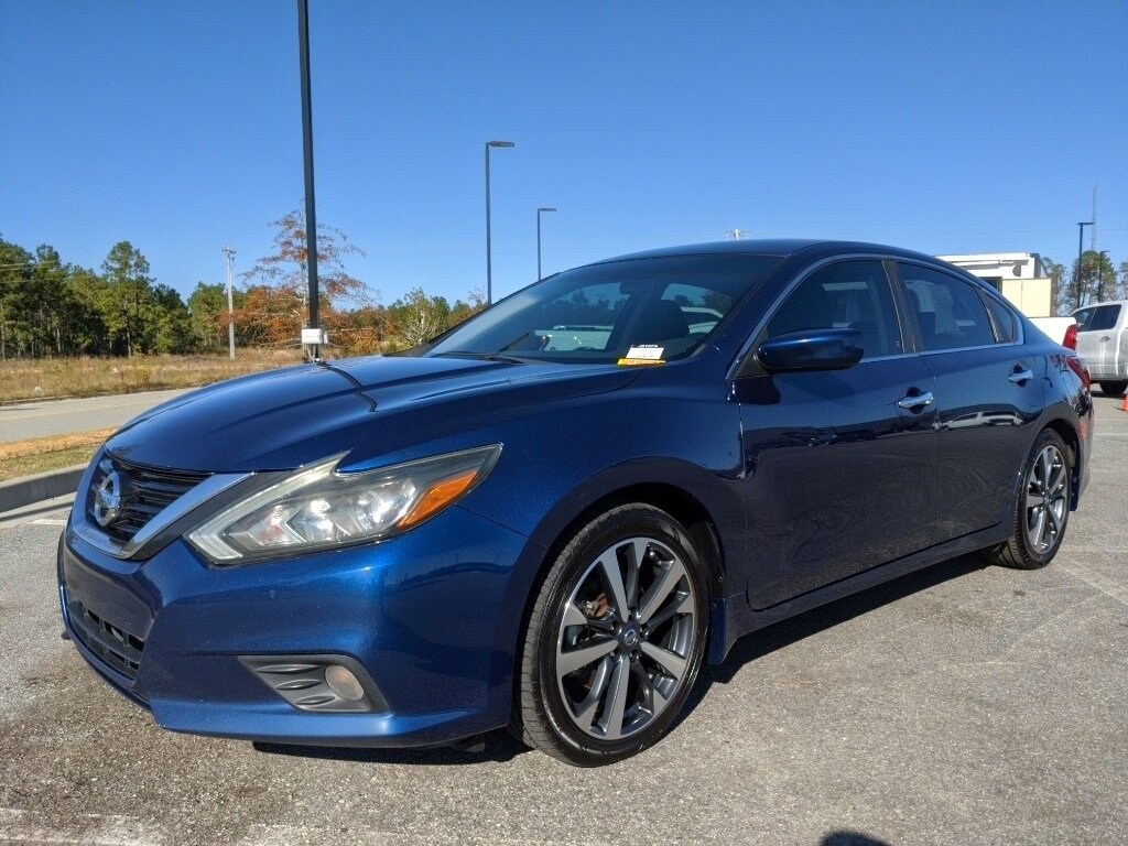 Used 2017 Nissan Altima 2.5 SR Sedan