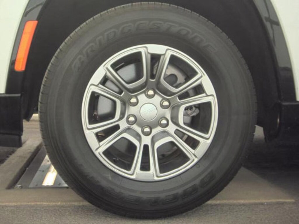 Used 2024 Jeep Wagoneer 4x2