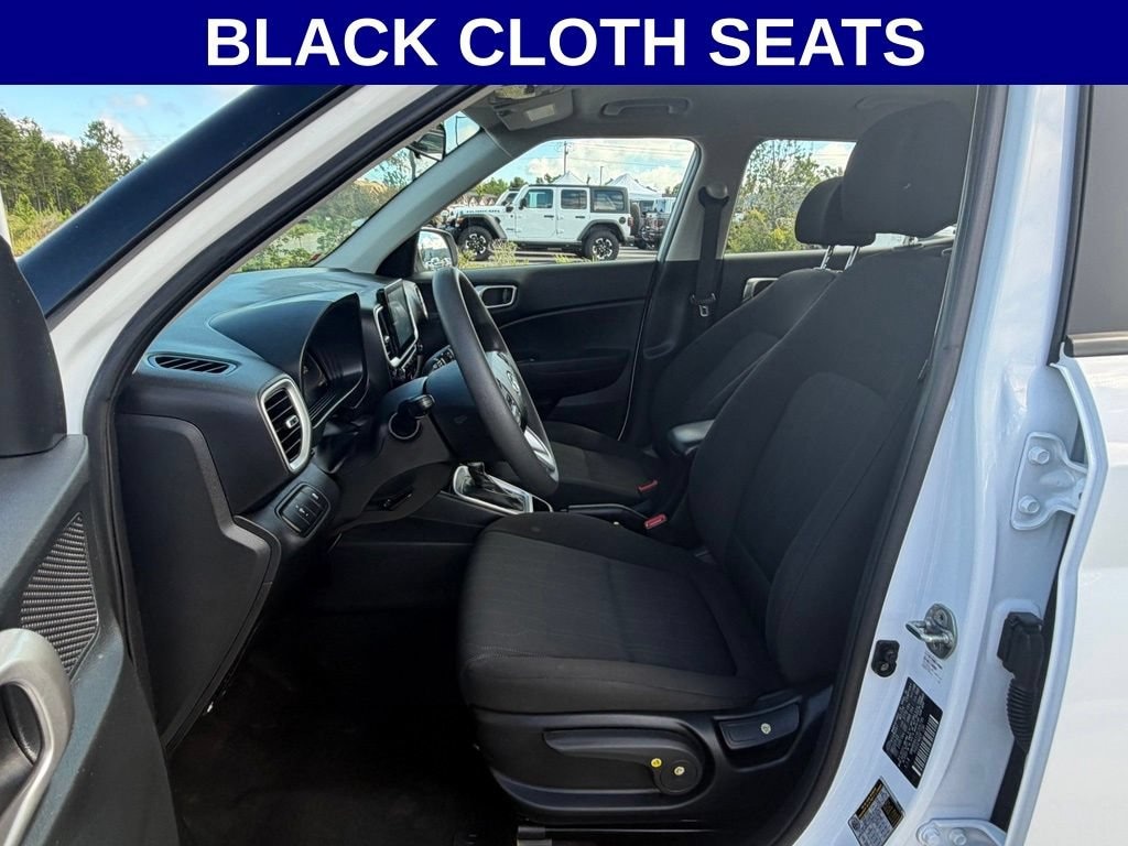 Used 2024 Hyundai Venue SE SE IVT
