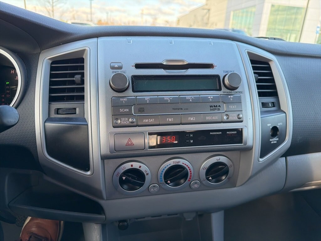 Used 2009 Toyota Tacoma PreRunner 2WD Access V6 AT PreRunner