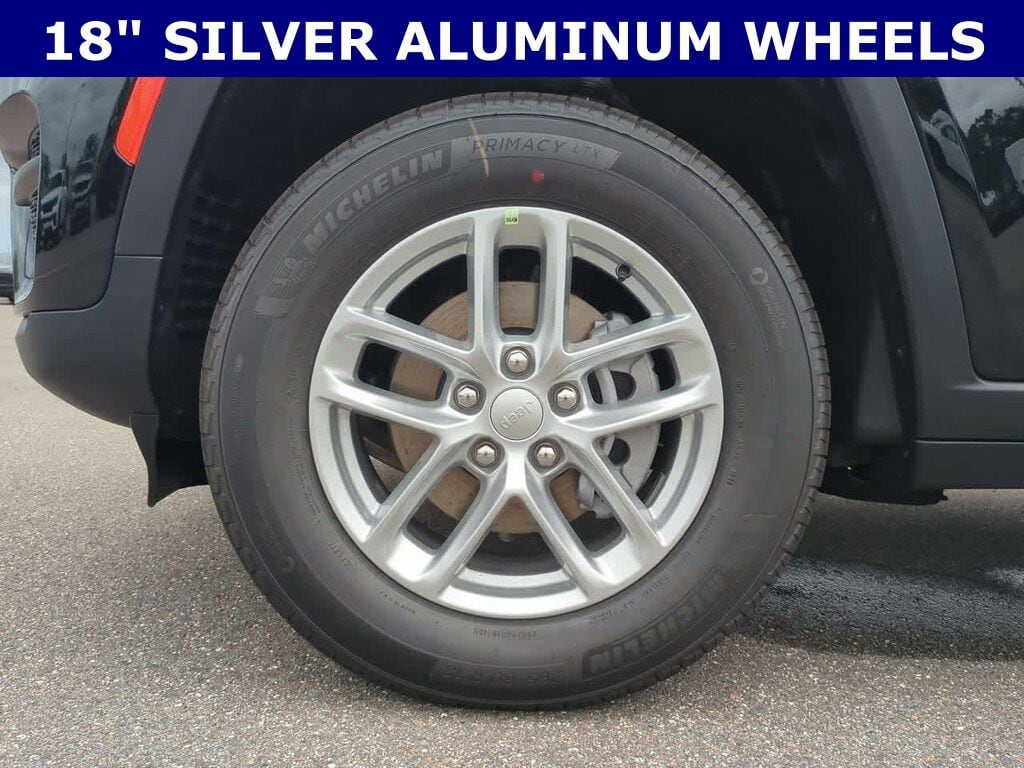 New 2026 Jeep Grand Cherokee LAREDO 4X2 Sport Utility