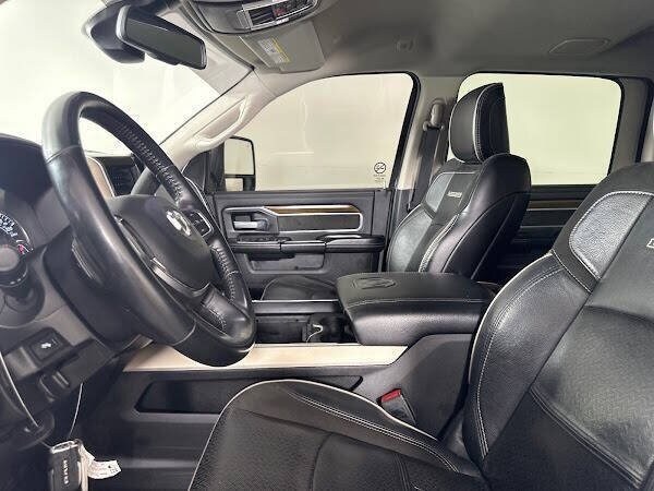 2023 Ram 2500 Laramie photo 4