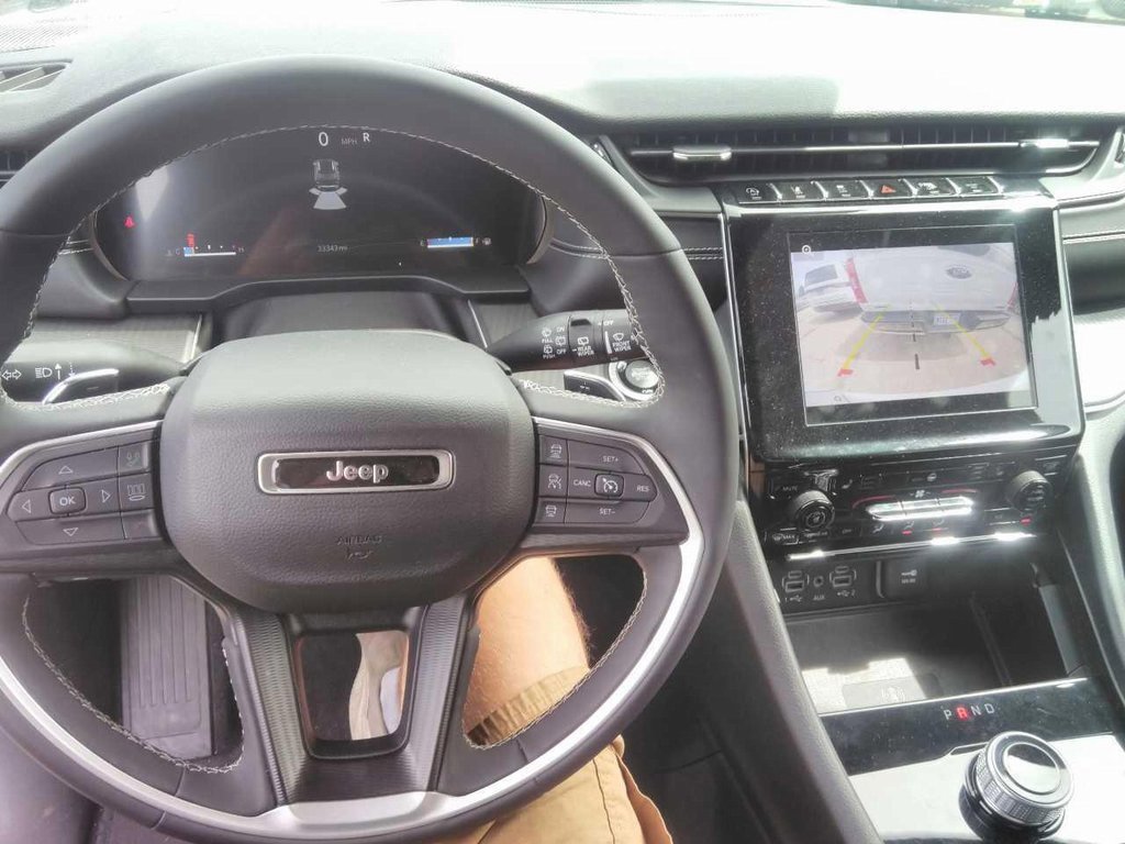 2023 Jeep Grand Cherokee Altitude photo 3