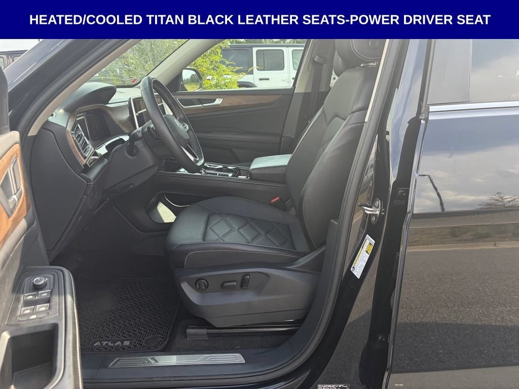 Used 2024 Volkswagen Atlas 2.0T SE w/Technology 2.0T SE w/Technology FWD