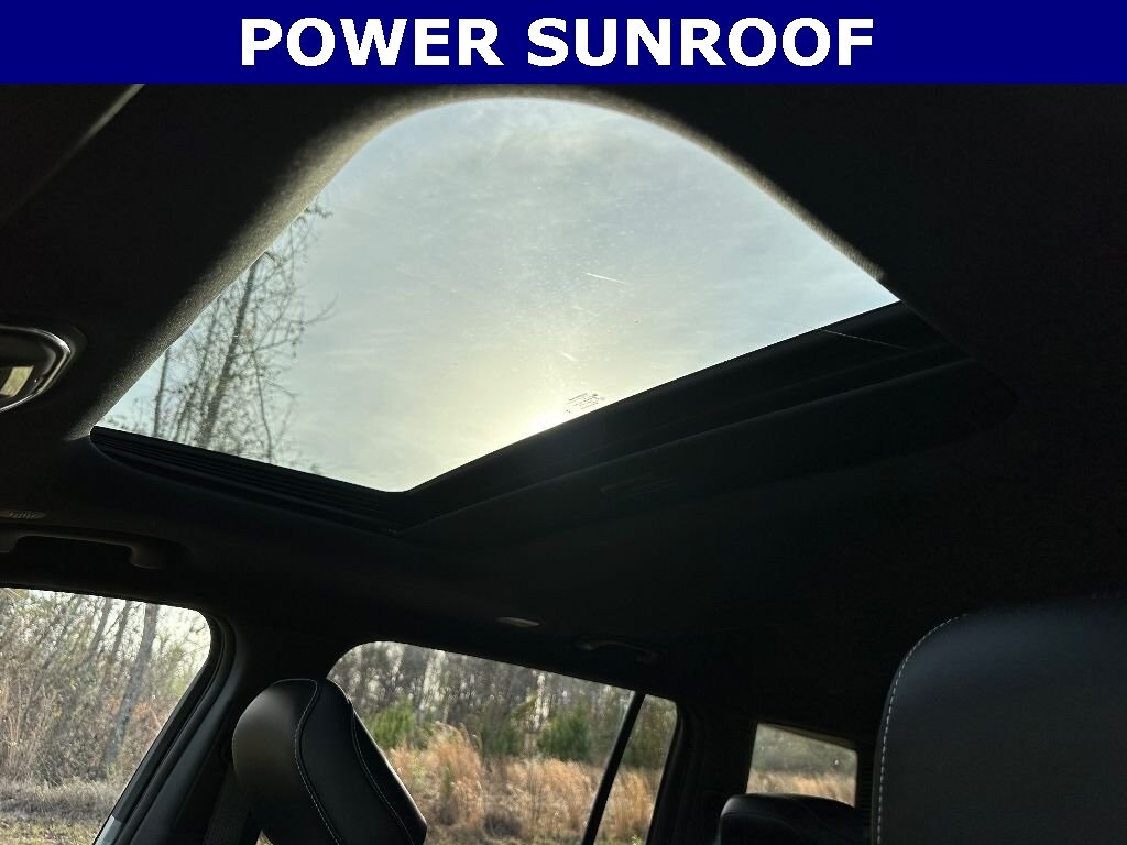 2025 Jeep Grand Cherokee Altitude photo 3