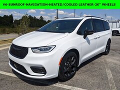 2026 Chrysler Pacifica LIMITED Passenger Van