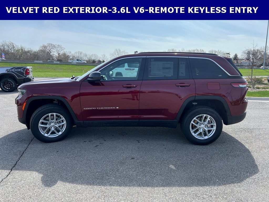 New 2025 Jeep Grand Cherokee LAREDO 4X2 Sport Utility